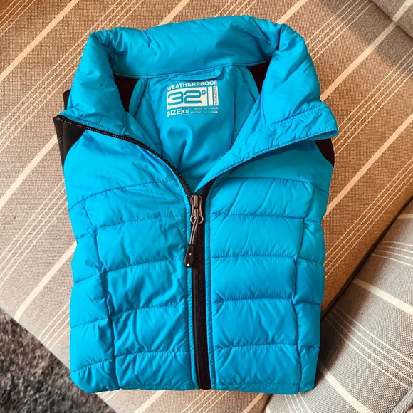 Running down jacket 💙 - Picture 3 of 5